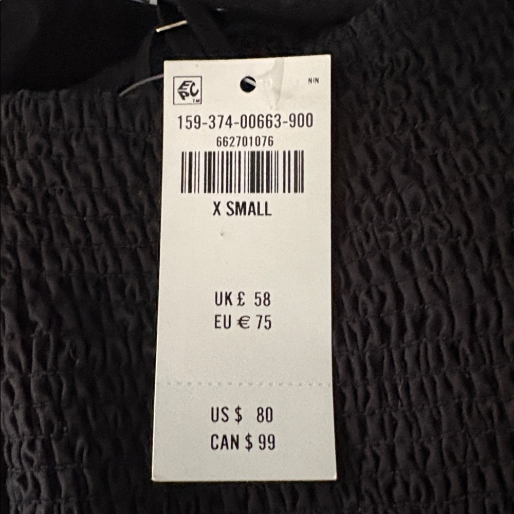 Abercrombie & Fitch Sydney smocked dipped waist mini black NWT XS - Picture 3 of 3